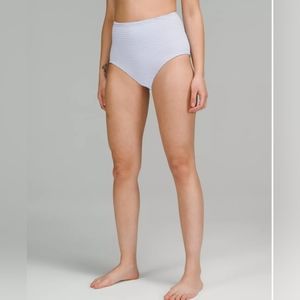 NWT Lululemon Smocked High Waisted Bottom Size 6 in Hyper Stripe Pastel Blue